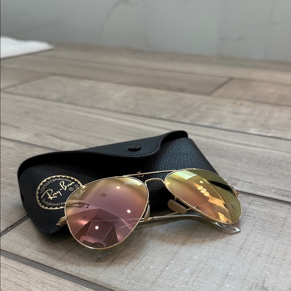 Ray-Ban Gold Frame Aviator Sunglasses with Pink Lenses - Picture 1 of 2